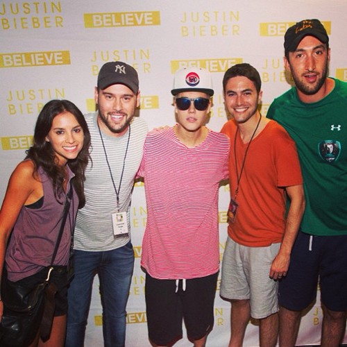 @scooterbraun: OMG I just met @justinbieber !!! Woooohooooo cc @schrali @dgorovets big Sam 